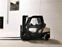 Parduodamas naudotas dujinis krautuvas CROWN C5 1050-3.0 su uždara šildoma